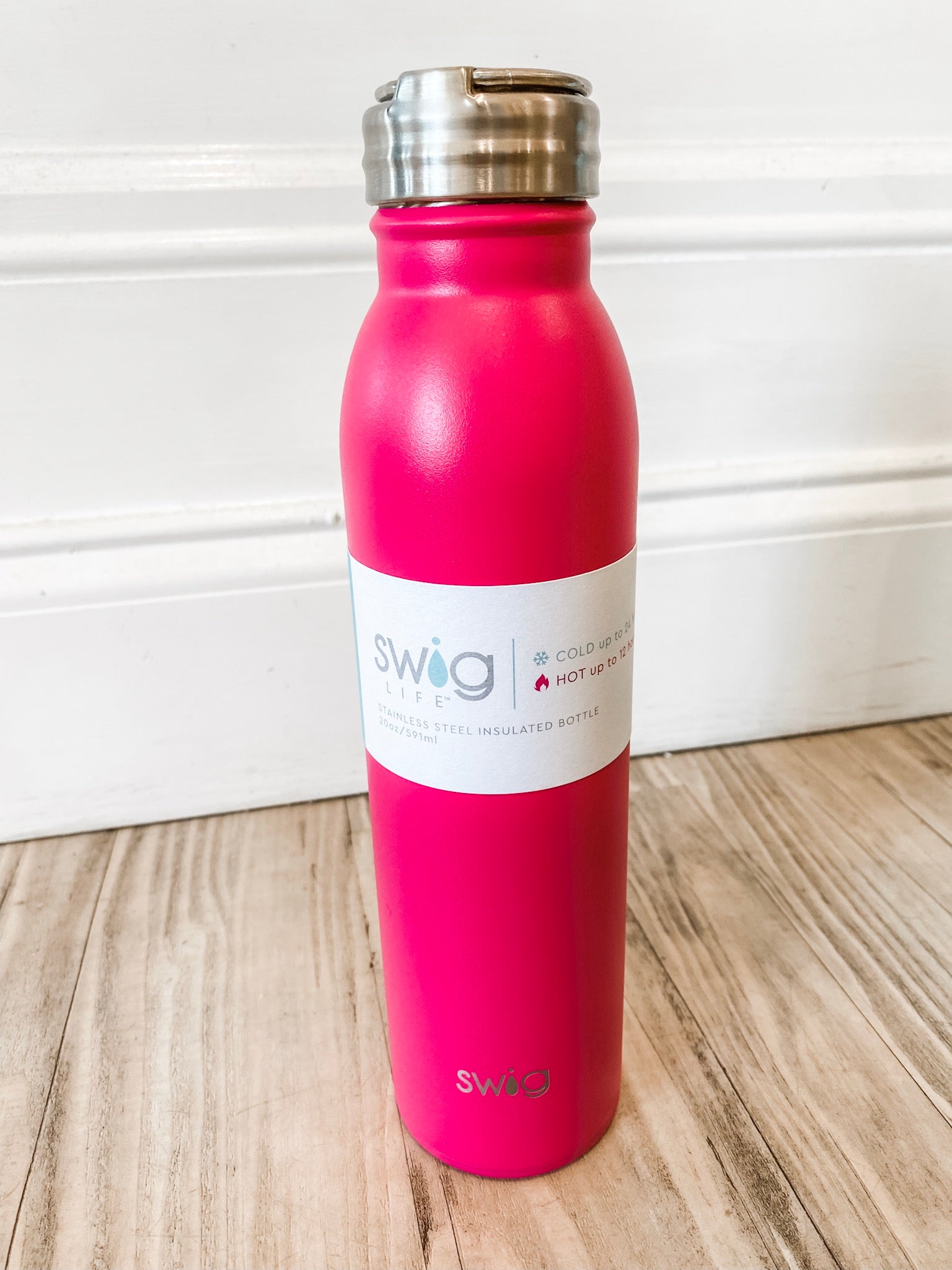NEW Personalized Swig 20oz Water Bottles for All Ages 10 Assorted